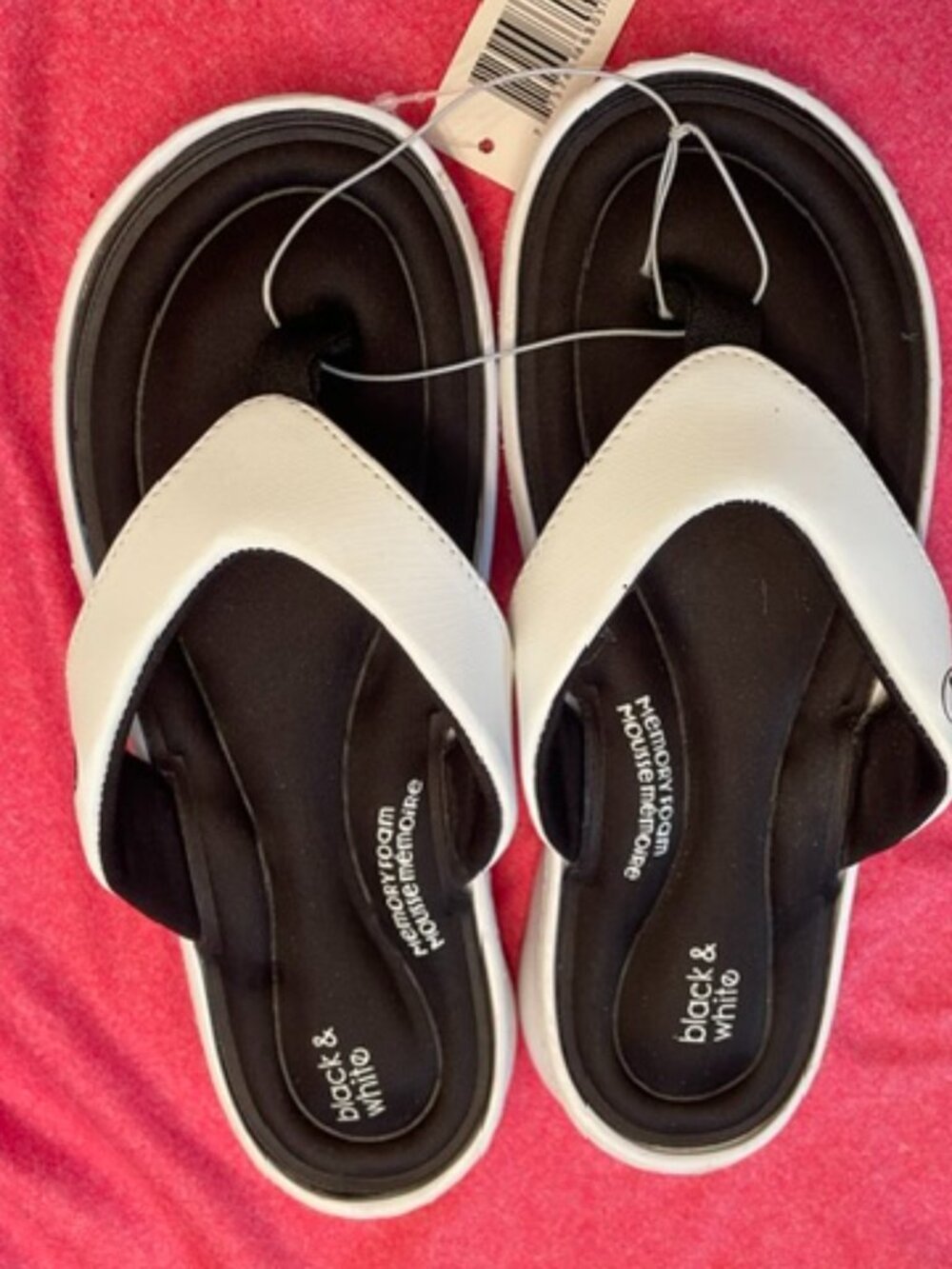 Black 7 White Rubber Sandals - NWT – Sz 7 - Memory Foam Sole